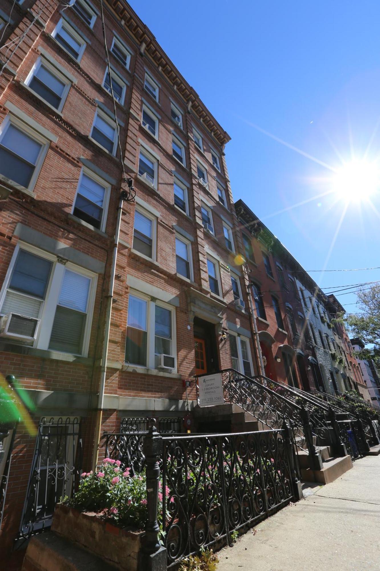 Апартаменты Minutes To Nyc Sleeps 5 Хобокен Экстерьер фото